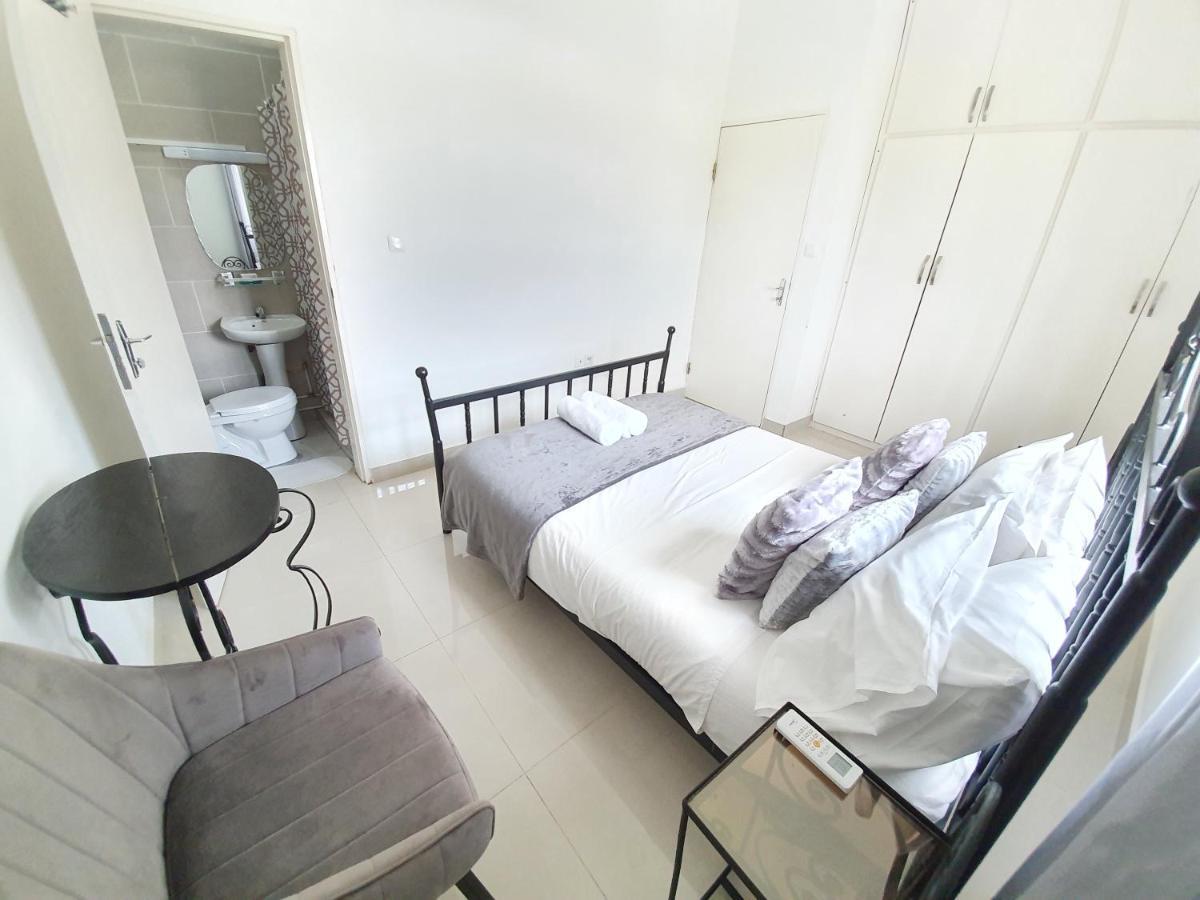 Appartement Makepe Bm 2 Douala Luaran gambar